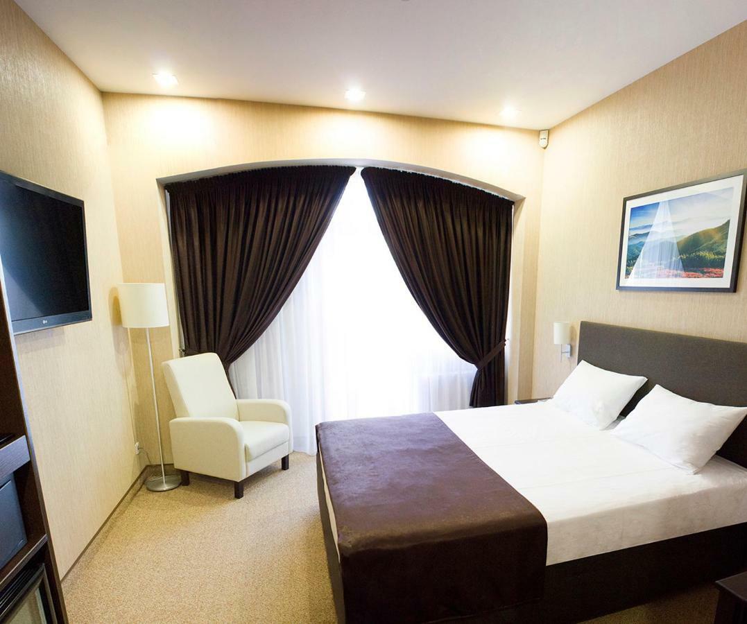 Al Mar Hotel Schaslyve Bagian luar foto