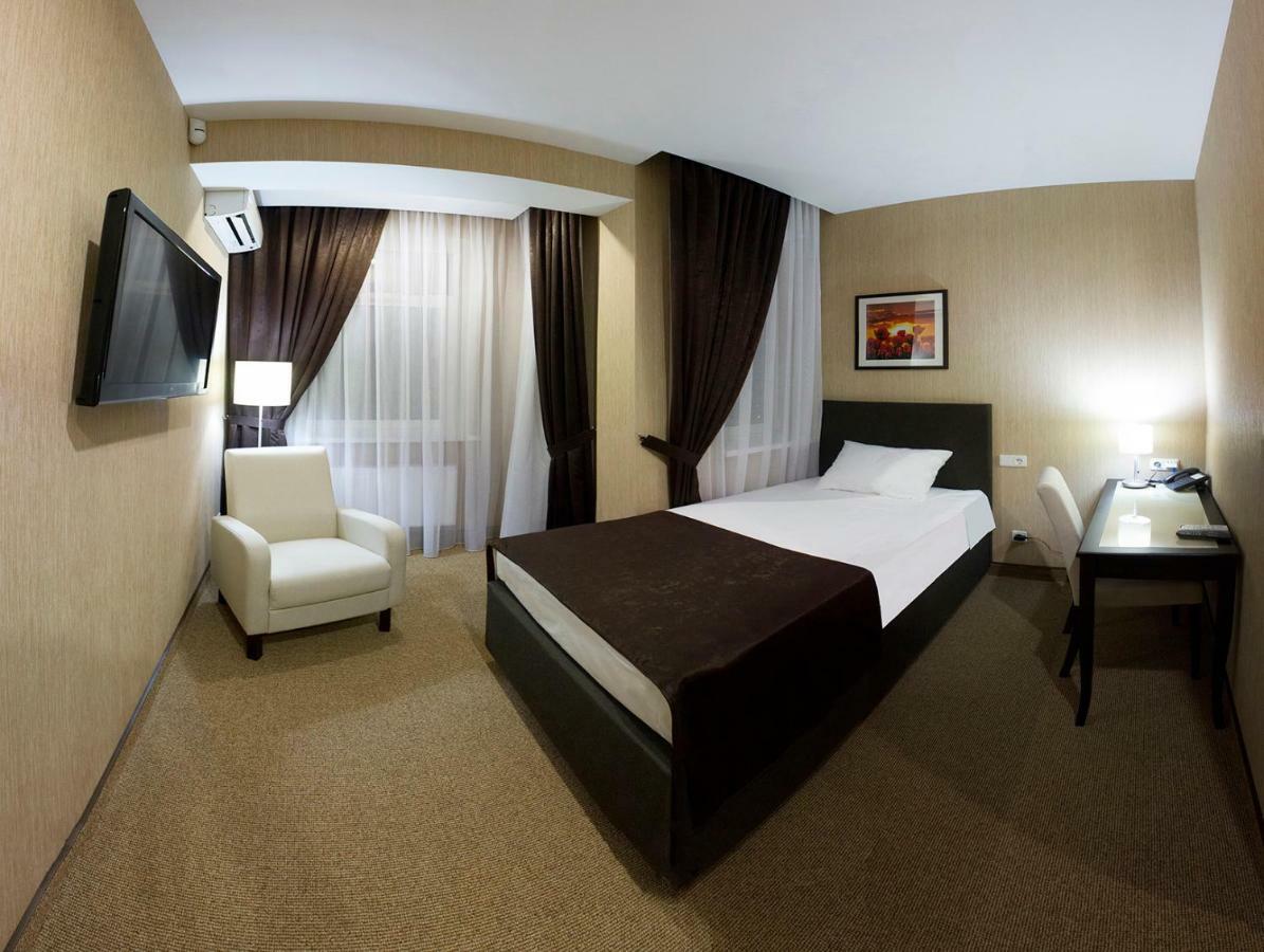 Al Mar Hotel Schaslyve Bagian luar foto